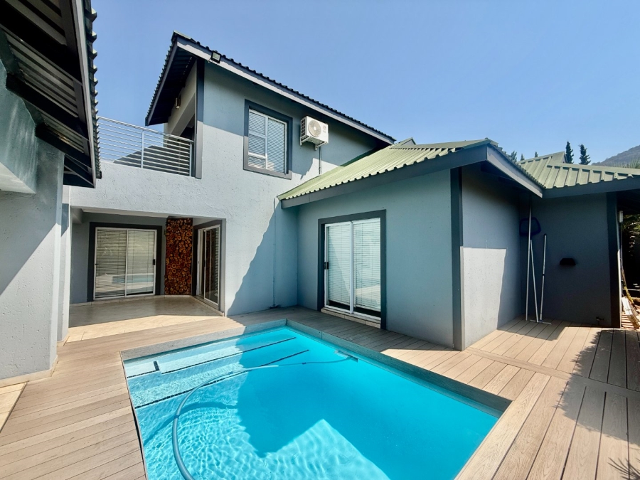 To Let 3 Bedroom Property for Rent in Caribbean Beach Club North West